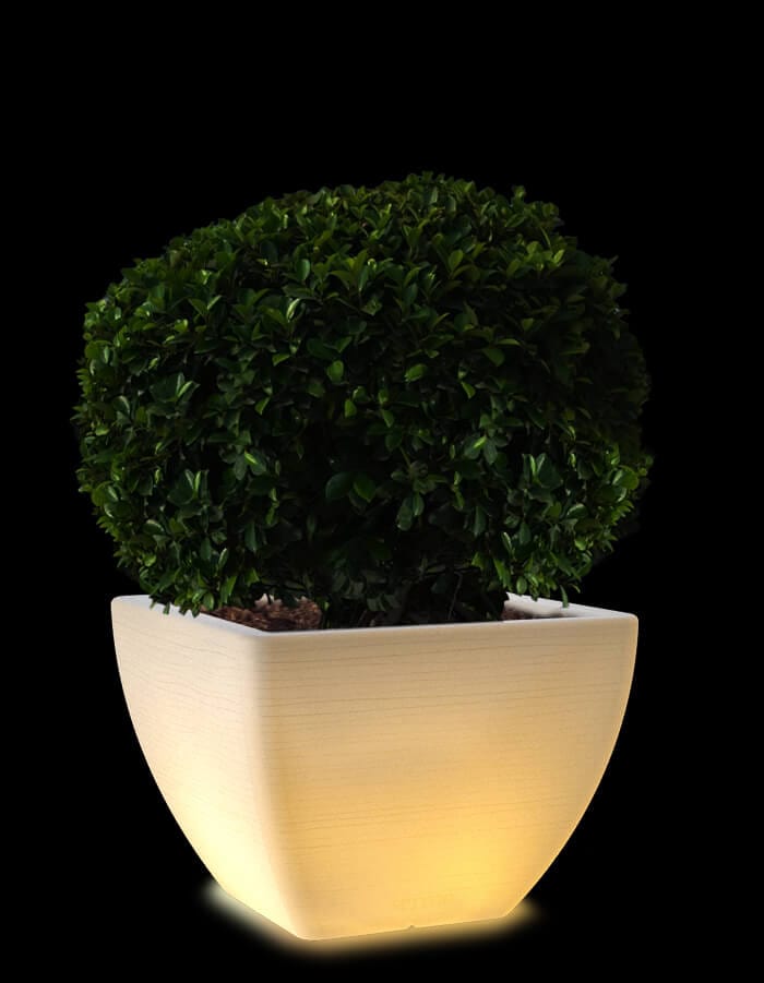 Sereno planters Large / L80 X W80 X H60cm / Translucent White LED Orabella Large LED Planter
